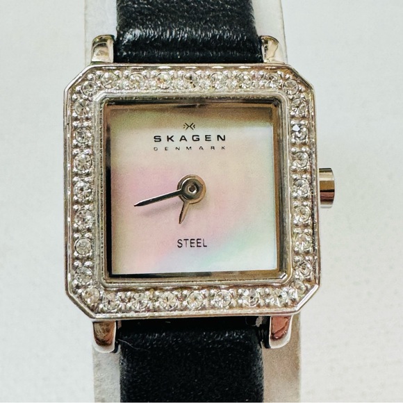 Skagen Tiny Face Women's Square Tank Watch Silver Leather Crystals 466SSLBCR - Picture 11 of 13